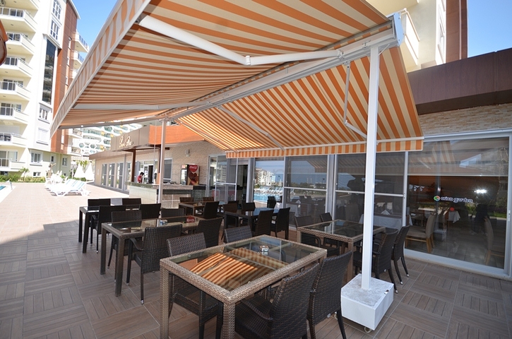 Studio apartment in the famous Orion Garden complex for rent