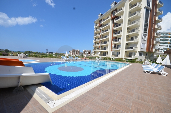 Studio apartment in the famous Orion Garden complex for rent