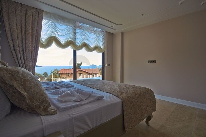 4+1 Villa with sea view in Kalkan