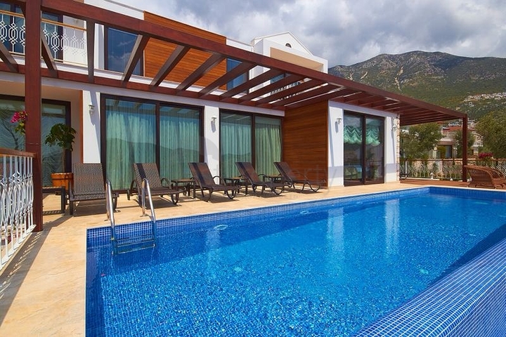 4+1 Villa with sea view in Kalkan
