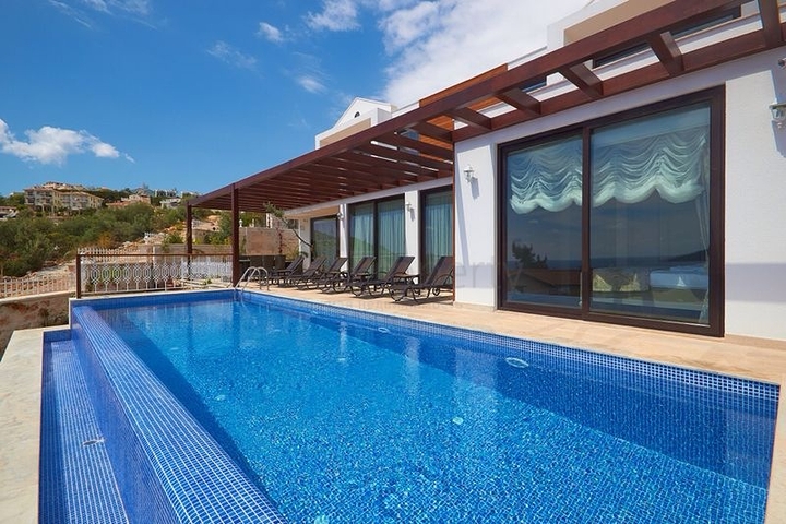 4+1 Villa with sea view in Kalkan