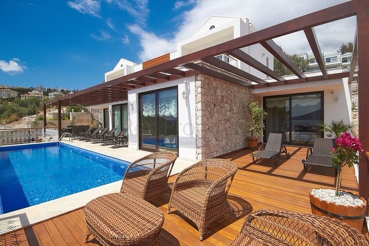 4+1 Villa with sea view in Kalkan