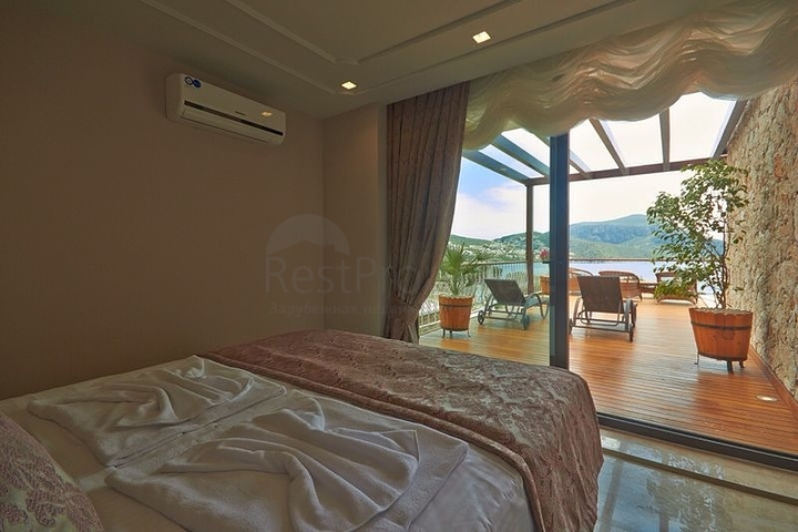 4+1 Villa with sea view in Kalkan