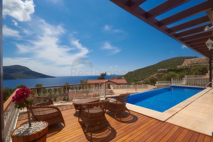 4+1 Villa with sea view in Kalkan
