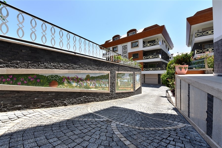 Apartments in a new modern complex in the center of Alanya