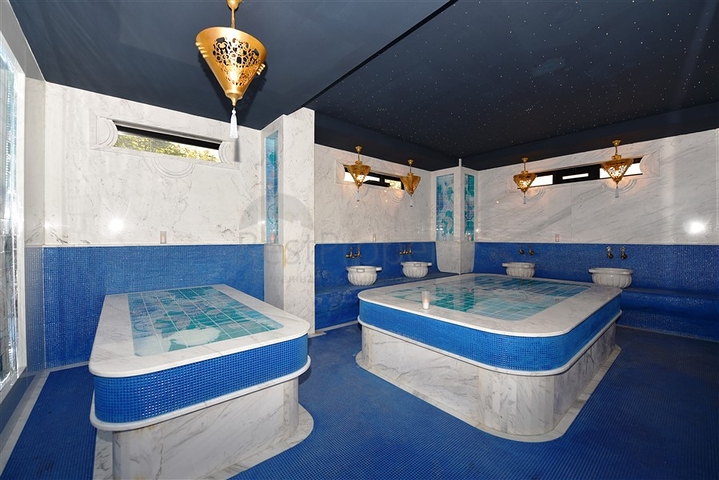 Apartments in a new modern complex in the center of Alanya