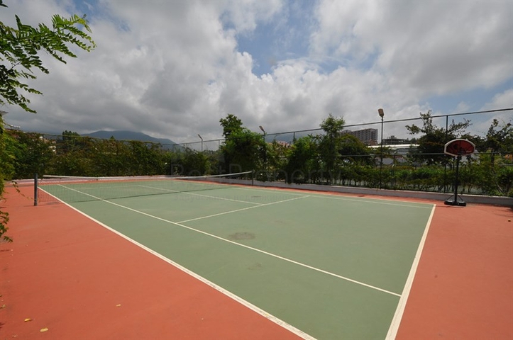 Spacious two-bedroom apartment just 150 meters from the sea.