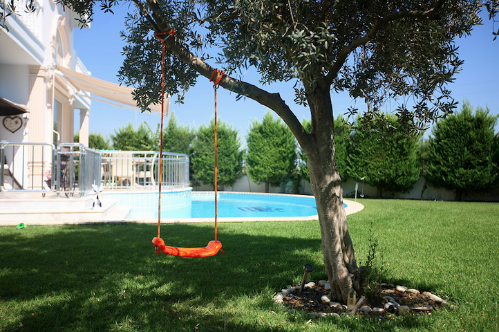 4+1 furnished villa in the center of Belek, 500 m from the golf courses