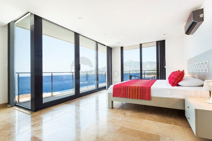 Luxury villa in Kalkan with sea view