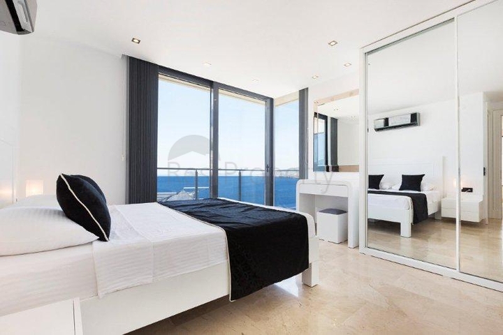 Luxury villa in Kalkan with sea view