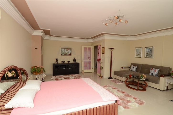 Duplex for a large family in Mahmutlar