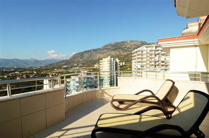 Duplex for a large family in Mahmutlar