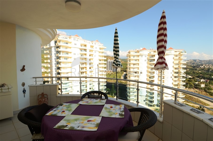 Duplex for a large family in Mahmutlar