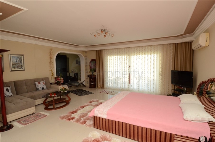 Duplex for a large family in Mahmutlar