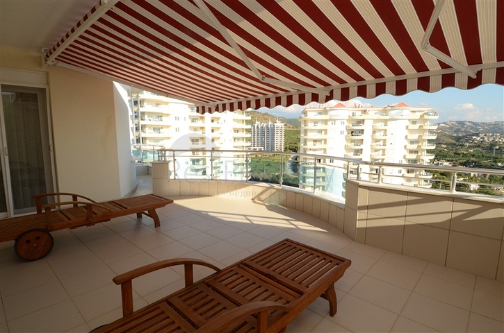 Duplex for a large family in Mahmutlar