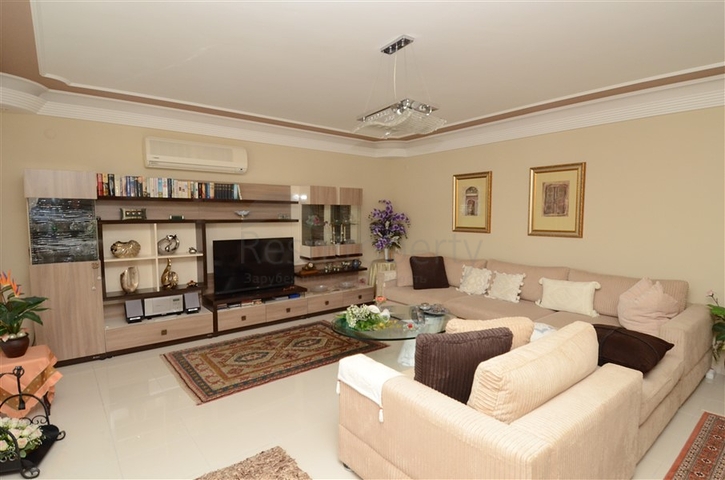 Duplex for a large family in Mahmutlar