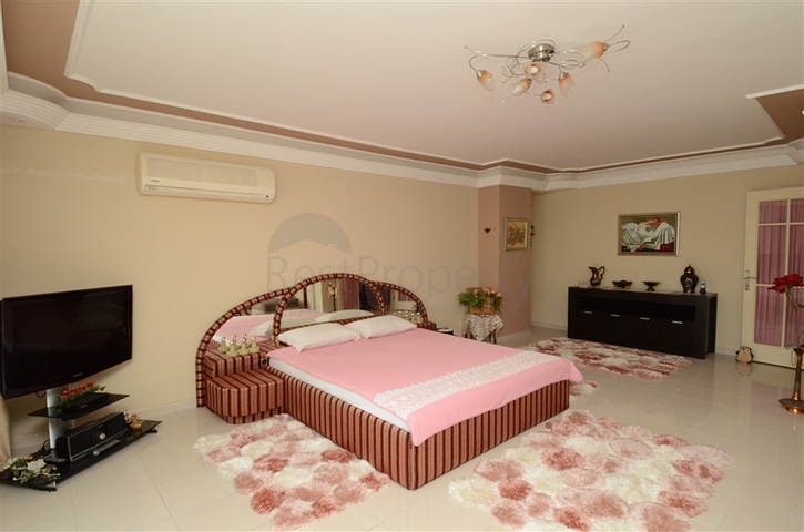 Duplex for a large family in Mahmutlar