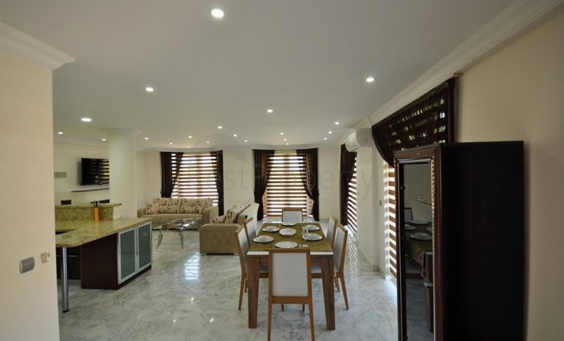 Villa with private beach and direct sea view