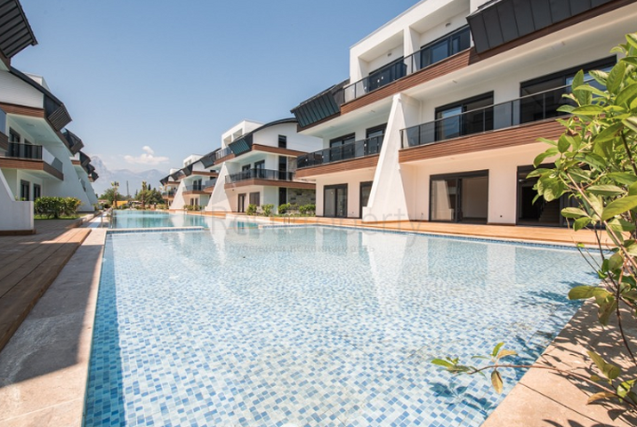 Elite complex of villas near the Boachai Marina in Antalya