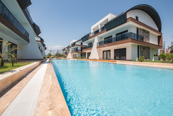 Elite complex of villas near the Boachai Marina in Antalya