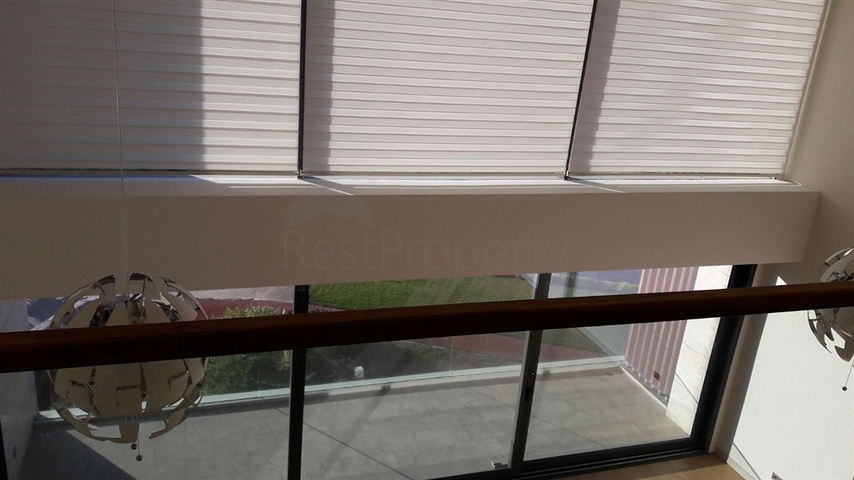 Spacious duplex for a large family in Izmir