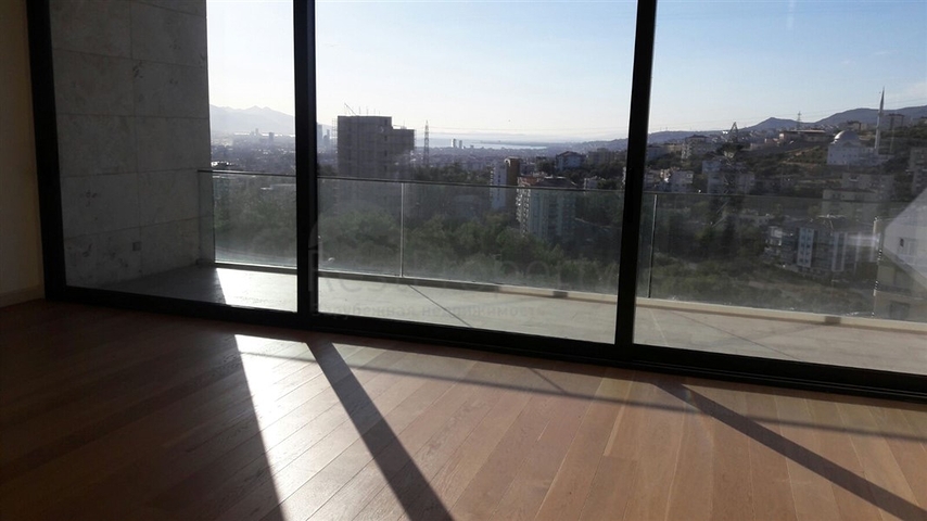 Spacious duplex for a large family in Izmir