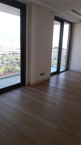 Spacious duplex for a large family in Izmir