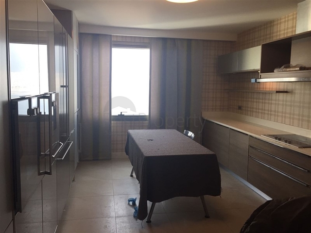 2+1 apartments in a new complex in Izmir