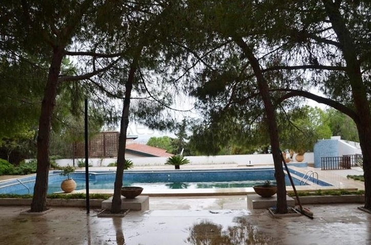 3+2 villa for a large family