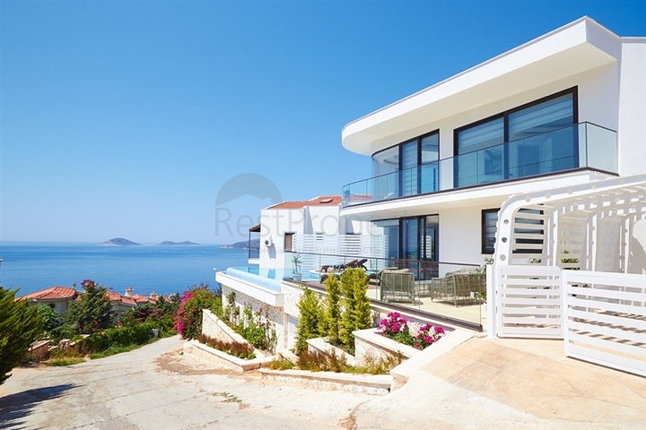 Luxury villa 5+1 in Kalkan