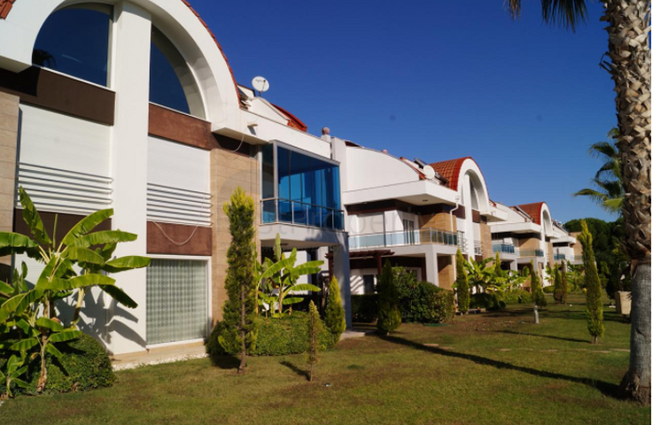 4 + 1 furnished villa near the National Golf Club in Kadriye Belek