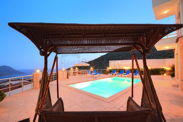Furnished villa in an atmospheric Kalkan