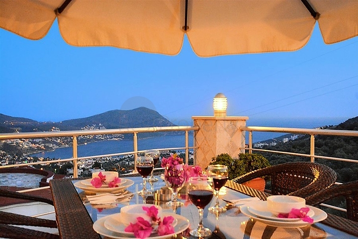Furnished villa in an atmospheric Kalkan