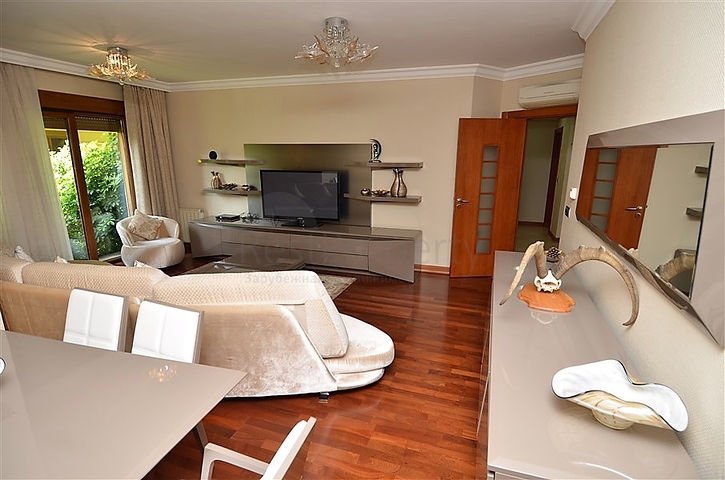 Two-bedroom apartment for rent in the center of Alanya