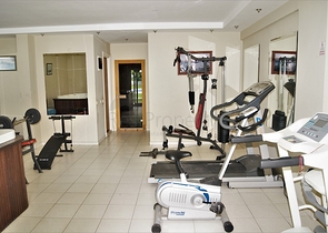 Penthouse 2 + 1 with access to the garden in a complex 500 m from the sea