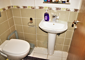 Penthouse 2 + 1 with access to the garden in a complex 500 m from the sea