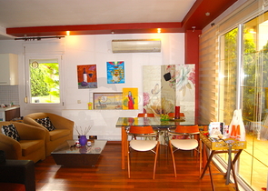 Penthouse 2 + 1 with access to the garden in a complex 500 m from the sea