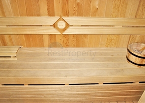 Penthouse 2 + 1 with access to the garden in a complex 500 m from the sea