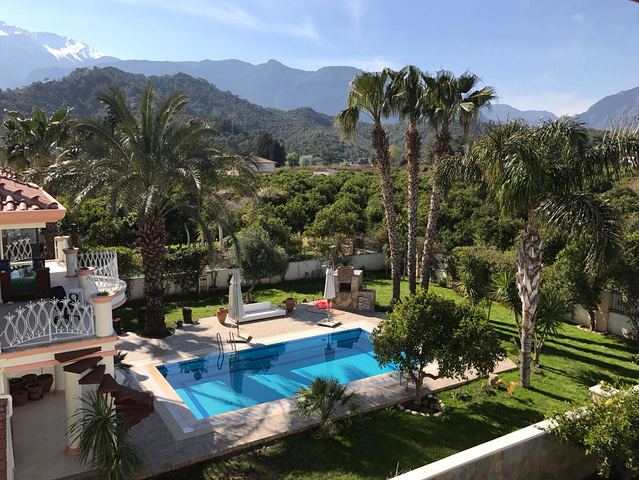 Villa 4 + 1 from the owner 500 m to the sea in Camyuva Kemer