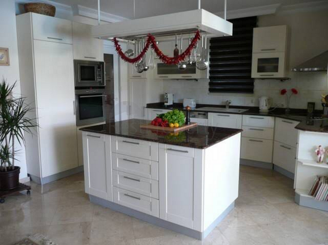 Villa 4 + 1 from the owner 500 m to the sea in Camyuva Kemer