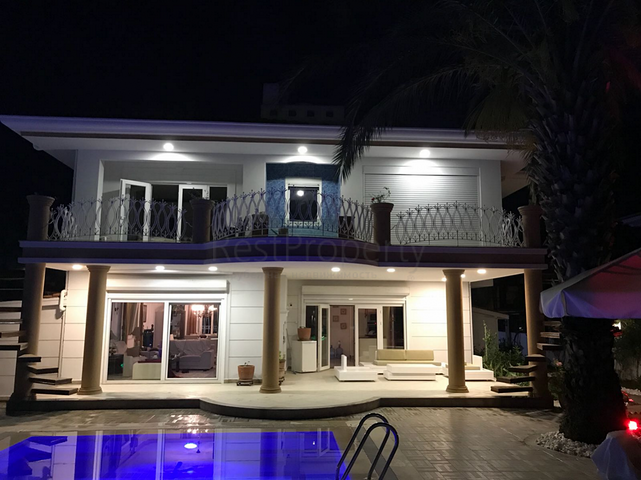 Villa 4 + 1 from the owner 500 m to the sea in Camyuva Kemer