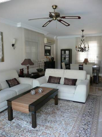 Villa 4 + 1 from the owner 500 m to the sea in Camyuva Kemer