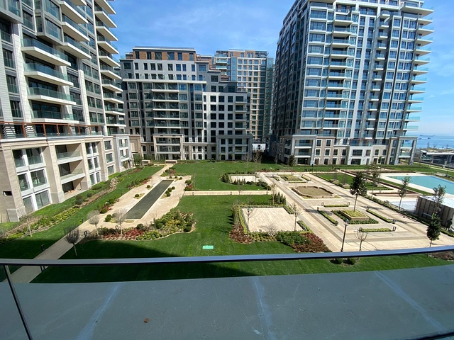 Quality Choice - Seafront Luxury Condos with terrace 