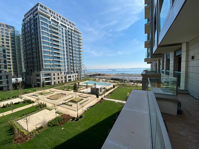 Quality Choice - Seafront Luxury Condos with terrace 