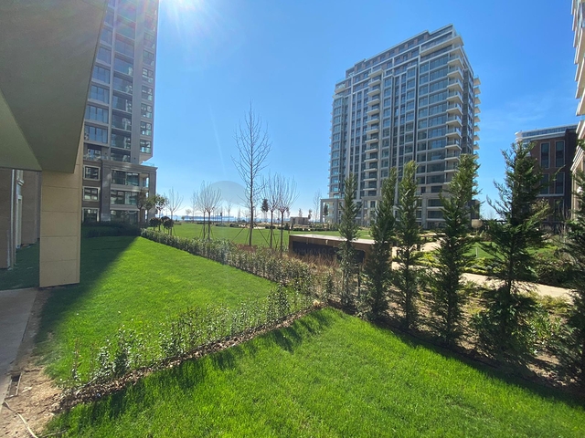 Quality Choice - Seafront Luxury Condos with terrace 