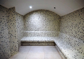 Two-bedroom apartment in a complex on the first coastline