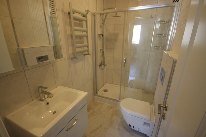 For sale 4-bedroom apartment in famous area of Kadikoy