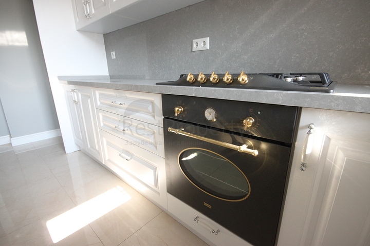 For sale 4-bedroom apartment in famous area of Kadikoy