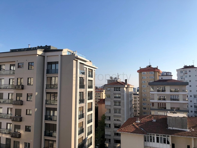 For sale 4-bedroom apartment in famous area of Kadikoy