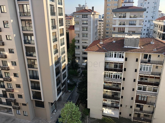 For sale 4-bedroom apartment in famous area of Kadikoy